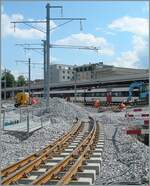 Ein weitere Blick vom (provisorischen) Fussg�nger�bergang auf den CEV MVR Bahnhof von Vevey.