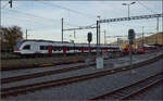 RABe 522 203 ist vom Ausflug in den Pruntruter Zipfel zur�ck im Delsberger Becken. Glovelier, April 2026.