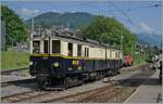 Festival Suisse de la vapeur (Schweizer Dampffestival 2025) - Die legend�re MOB FZe6/6 2002 bzw. DZe 6/6 2002 der Blonay Chamby Bahn steht in Blonay im besten Fotolicht. Sie wird den weit im Hintergrund zu sehenden Zug zur R�ckfahrt nach Chaulin �ber ...