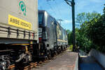 Die an die BLS Cargo (Crossrail Benelux) vermietete X 4 E – 712 / 193 712-7 (91 80 6193 712-7 D-DISPO) der BRCE - Beacon Rail Capital Europe (M�nchen) f�hrt am 28 Mai 2026, mit einem KLV-Zug, durch Kirchen (Sieg) in Richtung K�ln. 

Die Sieme ...