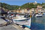 H�bsch, aber die 401 Einwohner von Portofino stehen in einem etwas ungl�cklichen Verh�ltnis zu all den vielen Menschen die gerne die Sch�nheit des kleine Ortes sehen m�chten.