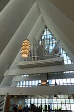 (288'460) - Die Orgel in der Eismeerkathedrale am 14.