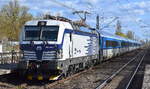 ČD - České dráhy a.s., Praha [CZ] mit ihrer Vectron '384 014-7' [NVR-Nummer: 91 54 7384 014-7 CZ-CD] und Zuggarnitur zur Bereitstellung am 07.04.26 Höhe Bahnhof Berlin-Hohenschönhausen.