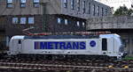 METRANS a.s., Praha [CZ] mit ihrer recht neuen Vectron  383 454-6  [NVR-Nummer: 91 54 7383 454-6 CZ-MTR] und einem Containerzug Richtung Hamburger Hafen am 10.08.26 H�he Bahnhof Hamburg-Harburg.
