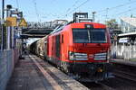 DB Cargo AG, Mainz [D] mit ihrer recht neuen Vectron Dual Mode Light Lok  249 109  [NVR-Nummer: 90 80 2249 109-0 D-DB] und vier Schiebewandwagen am 16.10.26 Durchfahrt Bahnhof Berlin Hohensch�nhausen.